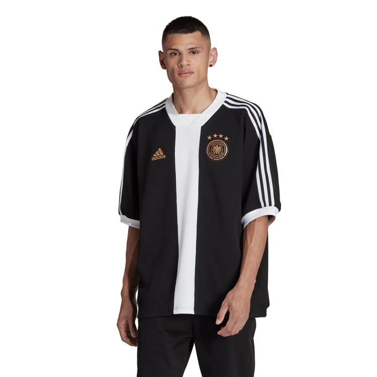 camiseta-adidas-alemania-fanswear-mundial-qatar-2022-black-white-1