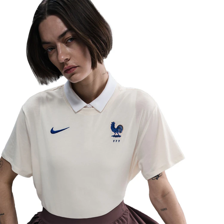 camiseta-nike-francia-fanswear-eurocopa-femenina-2025-mujer-pale-ivory-washed-coral-bright-blue-no-sponso-2