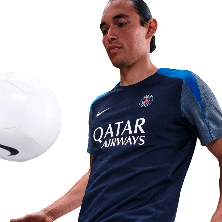 camiseta-nike-psg-training-2025-2026-midnight-navy-hyper-royal-white-full-spon-ply-4