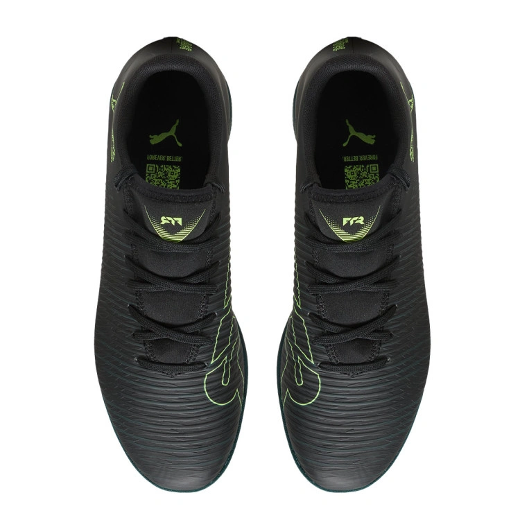 zapatilla-puma-future-8-play-it-black-fizzy-light-green-terrain-4