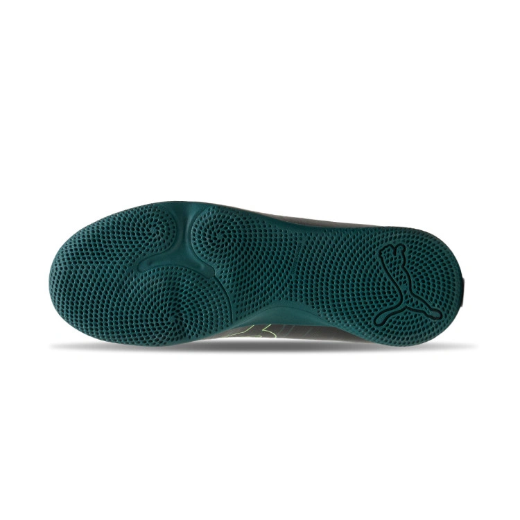 zapatilla-puma-future-8-play-it-nino-black-fizzy-light-green-terrain-3