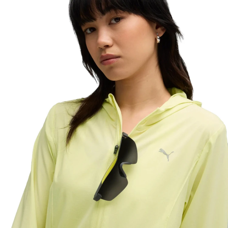 chaqueta-puma-run-velocity-woven-mujer-gold-moon-2