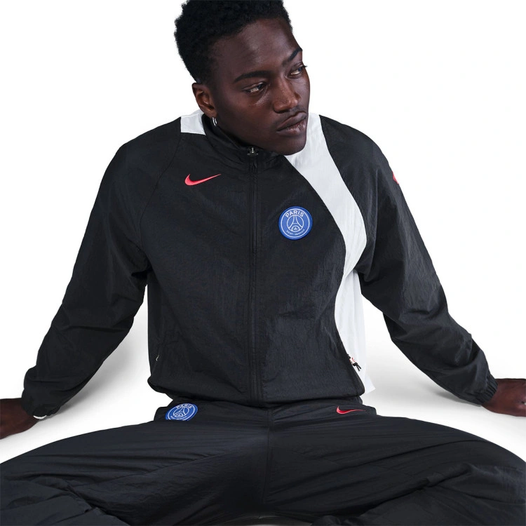 chaqueta-nike-paris-fc-fanswear-2025-2026-black-white-global-red-no-sponsor-2