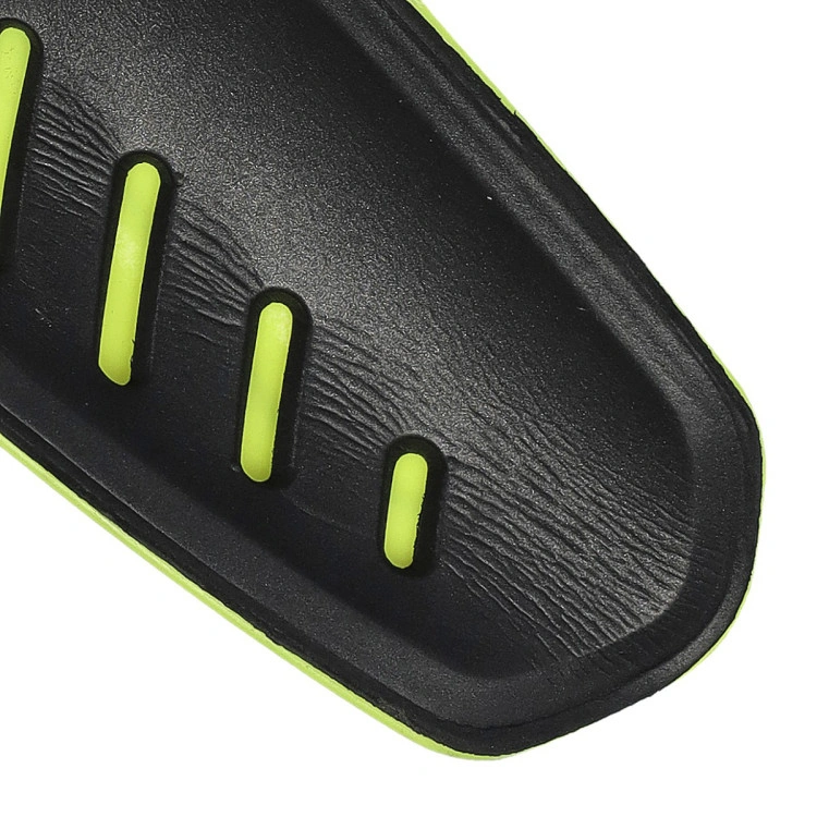 espinillera-puma-ultra-light-sleeve-verde-3