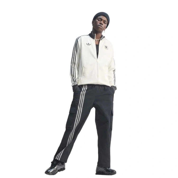 chaqueta-adidas-germany-dfb-fanswear-originals-adicolor-fanswear-mundial-2026-off-white-6