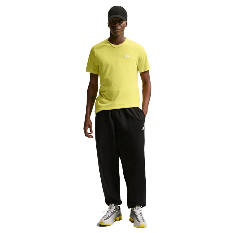 camiseta-nike-sportswear-club-sonic-yellow-4
