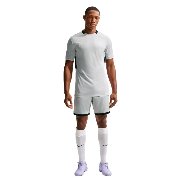 pantalon-corto-nike-dri-fit-academy-25-lt-smoke-grey-white-black-metallic-gold-3