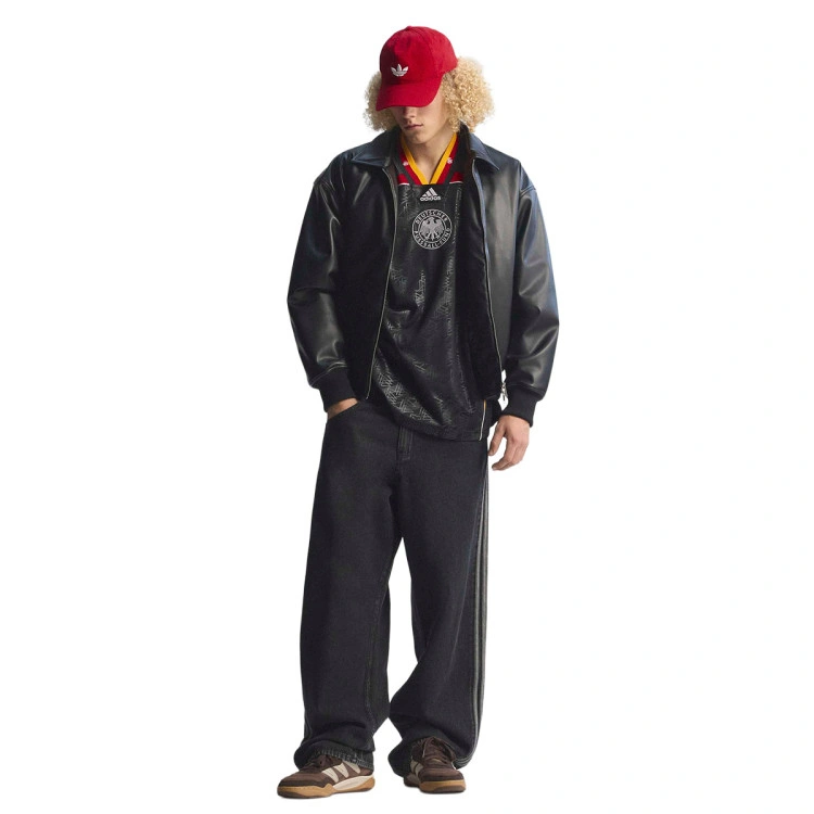 camiseta-adidas-bringback-remixed-alemania-black-7