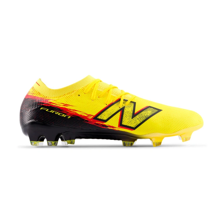 bota-new-balance-furon-elite-fg-v8-punch-yellow-1