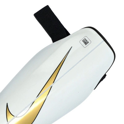 Charge Guard Shinpads Scheenbeschermers