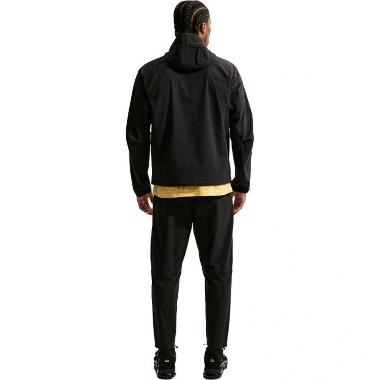 pantalon-largo-nike-inter-milan-fanswear-2026-2027-black-university-gold-no-sponsor-4