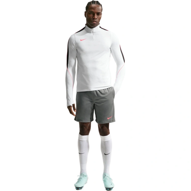 pantalon-corto-nike-strike-smoke-grey-black-hot-punch-hot-punch-3