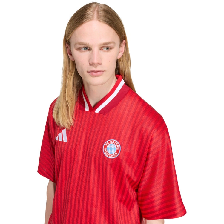 camiseta-adidas-fc-bayern-fanswear-2026-2027-better-scarletteam-victory-red-2