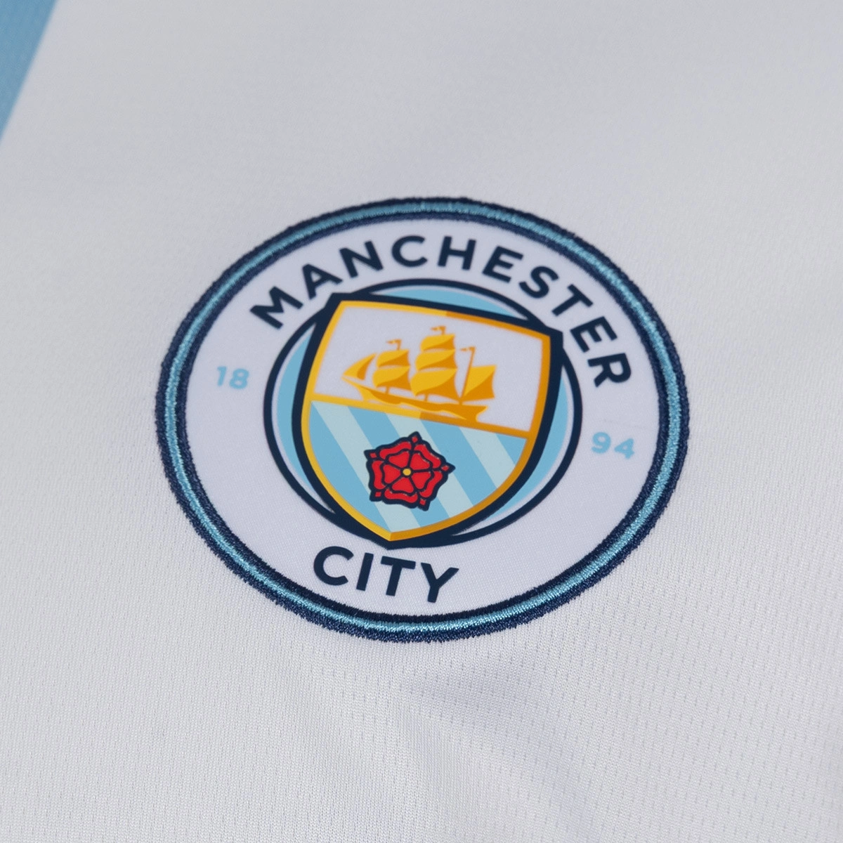 camiseta-puma-manchester-city-tercera-equipacion-2026-2027-nino-white-blazing-blue-3