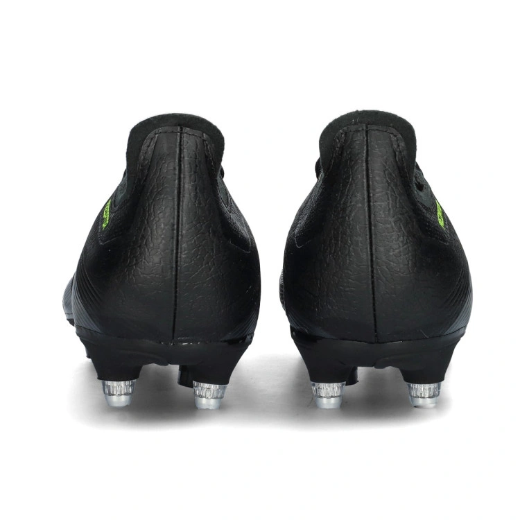 bota-adidas-predator-league-sg-negro-4