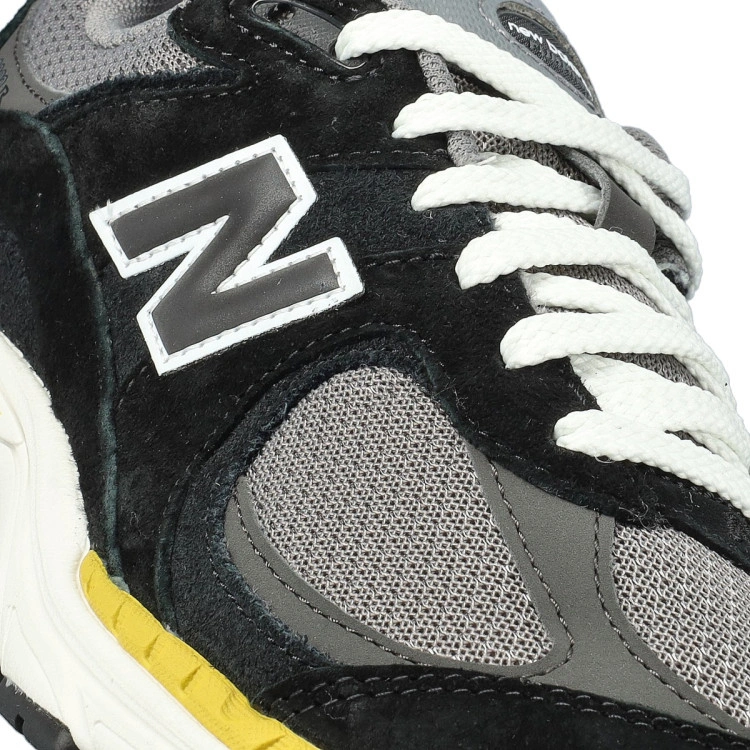 sneakers-new-balance-2002-negro-7