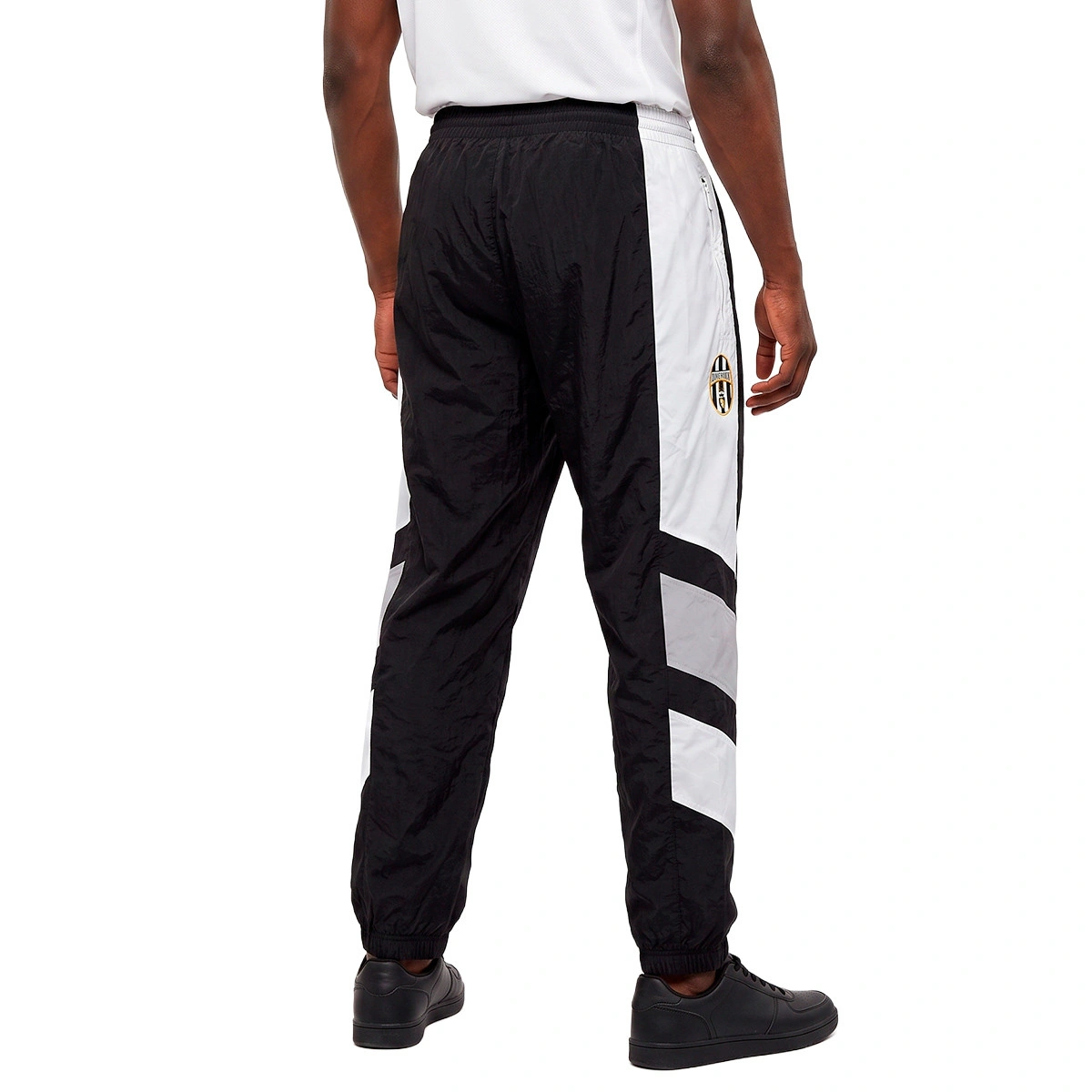 pantalon-largo-adidas-juventus-eqt-fanswear-2026-2027-negro-1