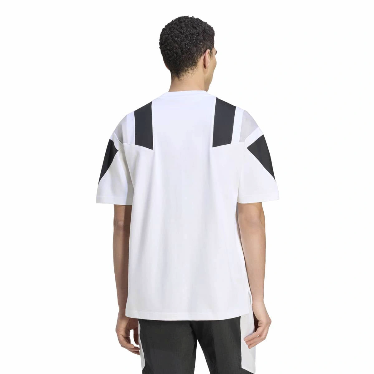 camiseta-adidas-juventus-eqt-fanswear-2026-2027-white-1
