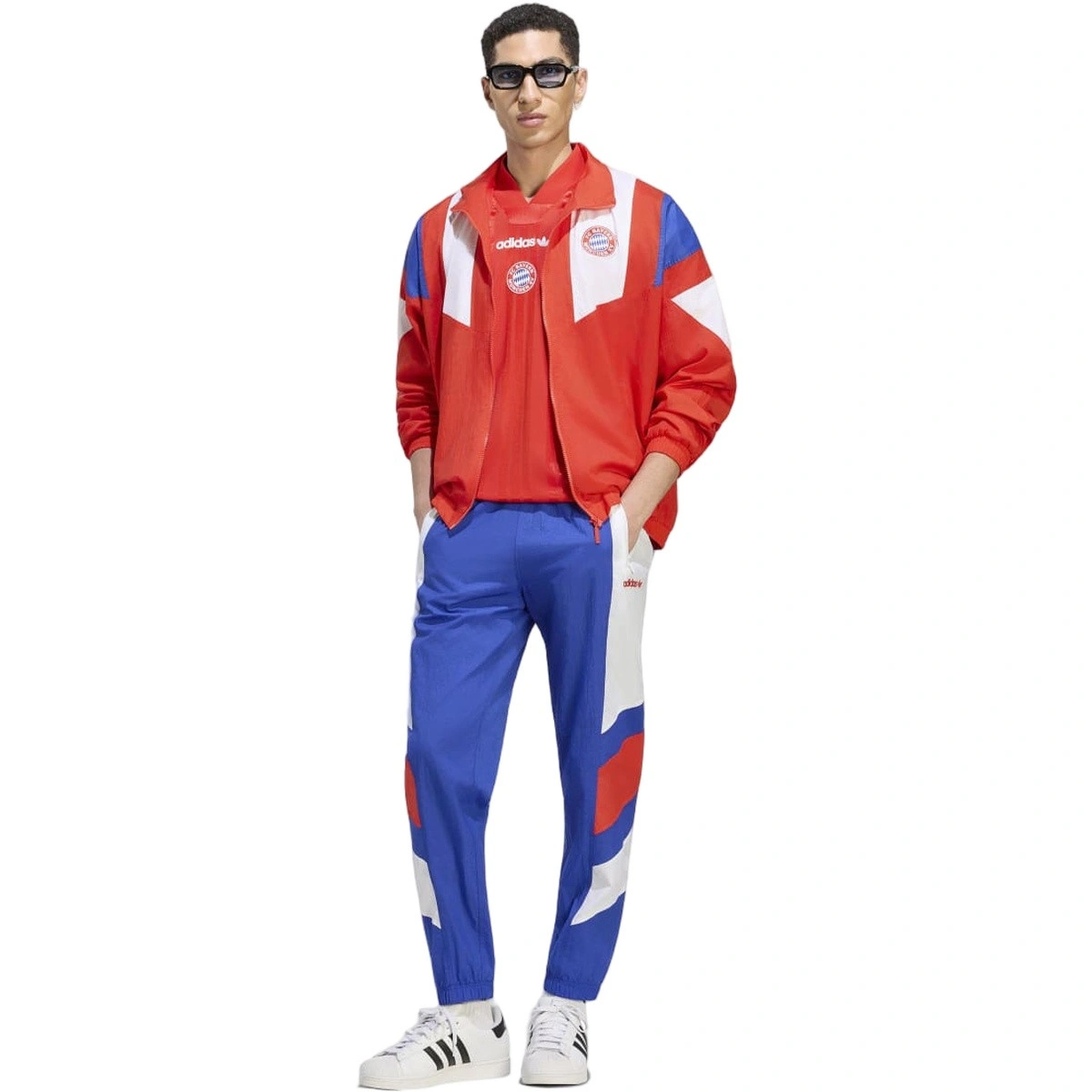 chaqueta-adidas-fc-bayern-fanswear-2026-2027-red-white-semi-lucid-blue-3
