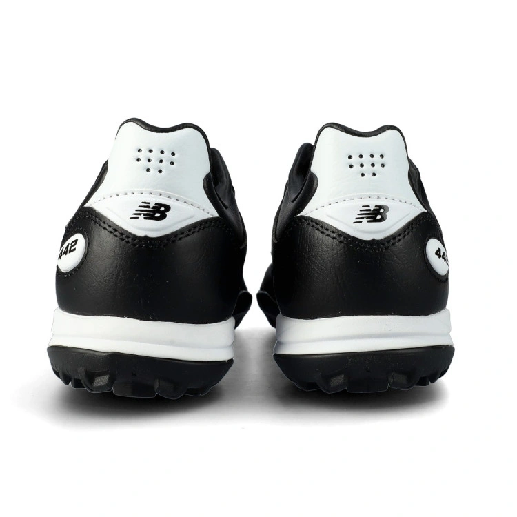 bota-new-balance-442-pro-turf-v3-black-white-4