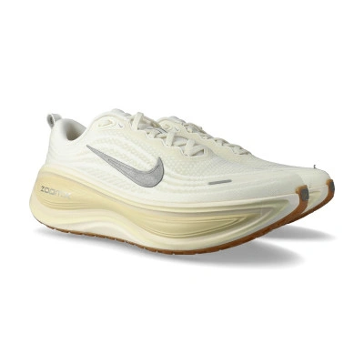 Vomero Plus Hardloopschoenen