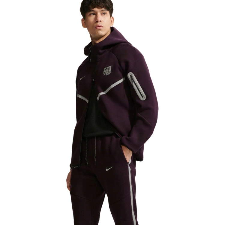 pantalon-largo-nike-fc-barcelona-fanswear-2026-2027-burgundy-ash-reflective-silv-2